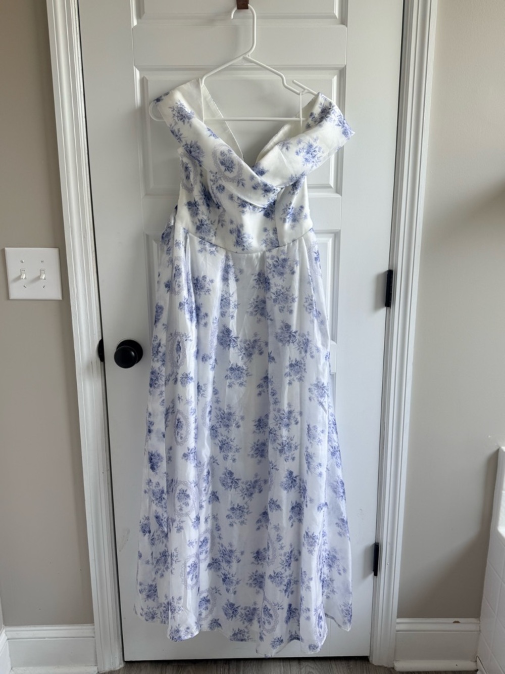 MARBLE White Strapless Bustier with Light Lavender Trim - Picture 5 of 8